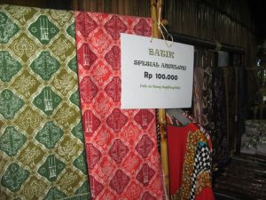 Batik motif angklung